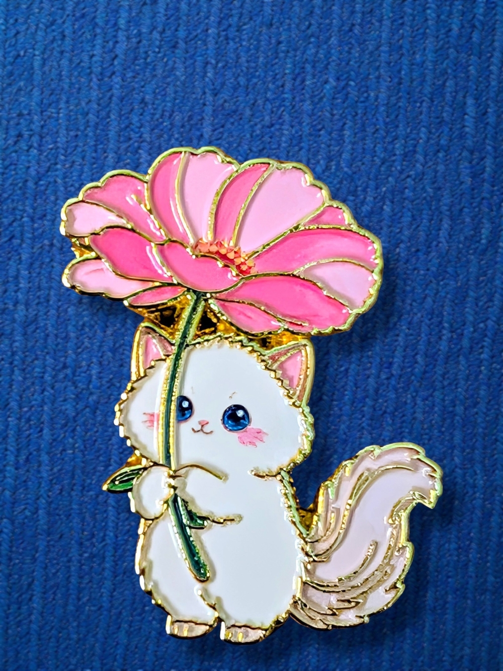 Cute White Cat Enamel Pin with Pink Flower - Pet Cat Accessory